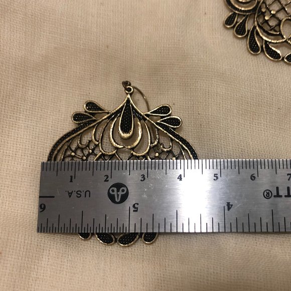 *NWOT* Club Monaco Earrings - Picture 5 of 6